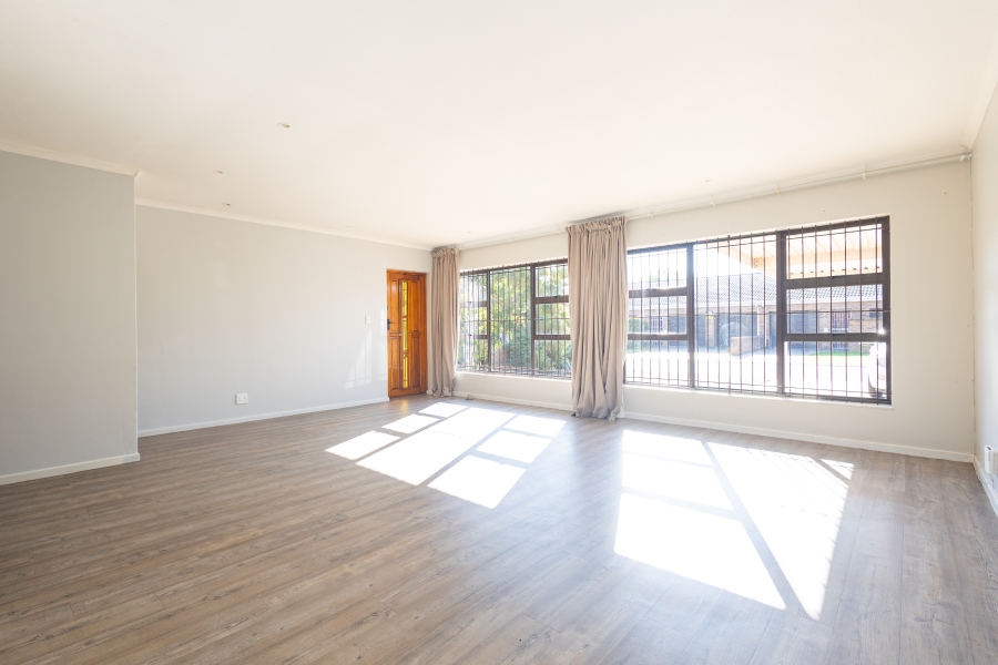 To Let 3 Bedroom Property for Rent in De Kuilen Western Cape